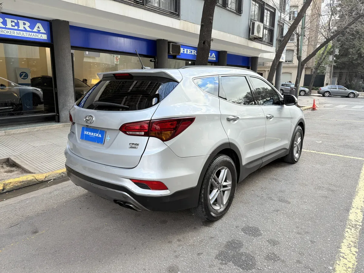 Mirá esta publicación de Hyundai Santa Fe