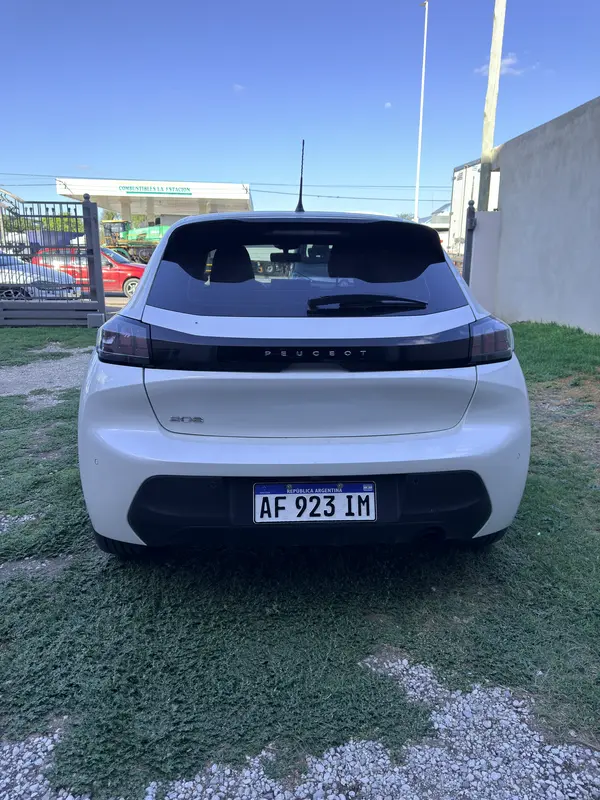 Mira esta publicación de Peugeot 208 2023 en Motordil