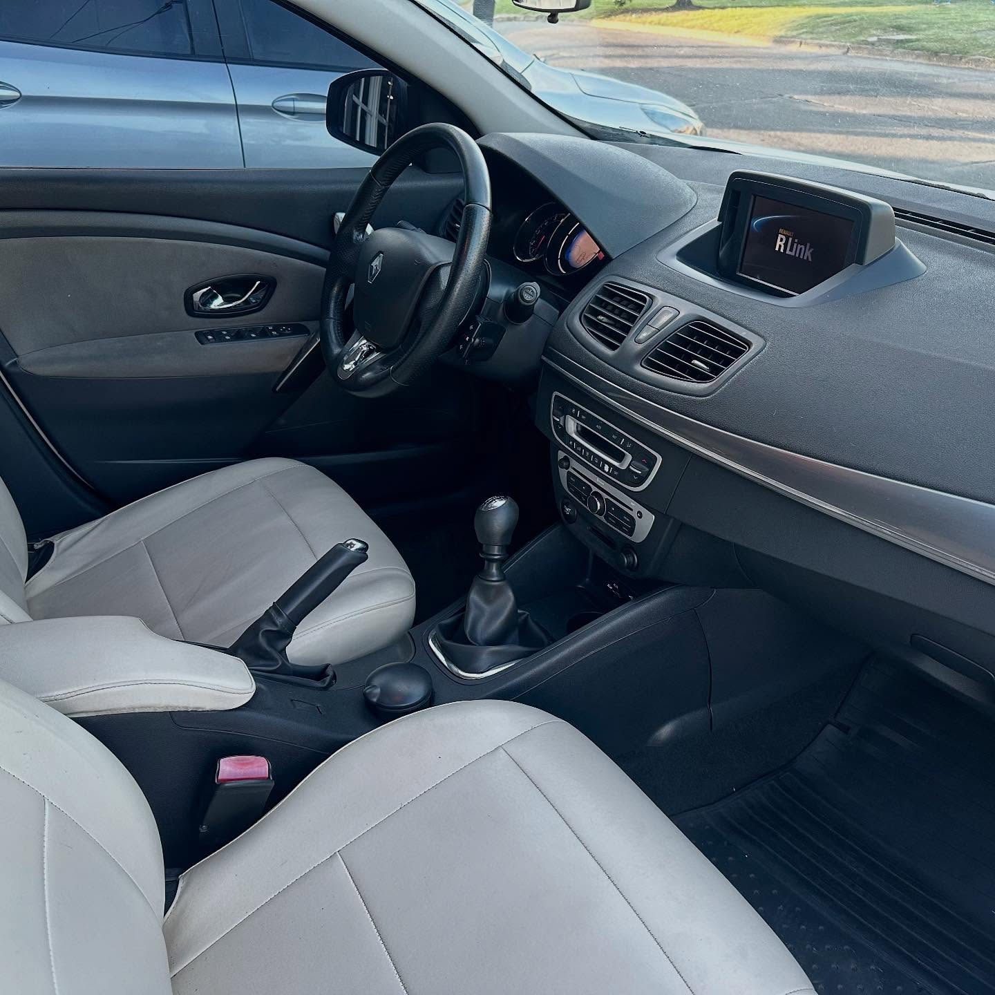 Mira esta publicación de Renault Fluence 2015 en Motordil