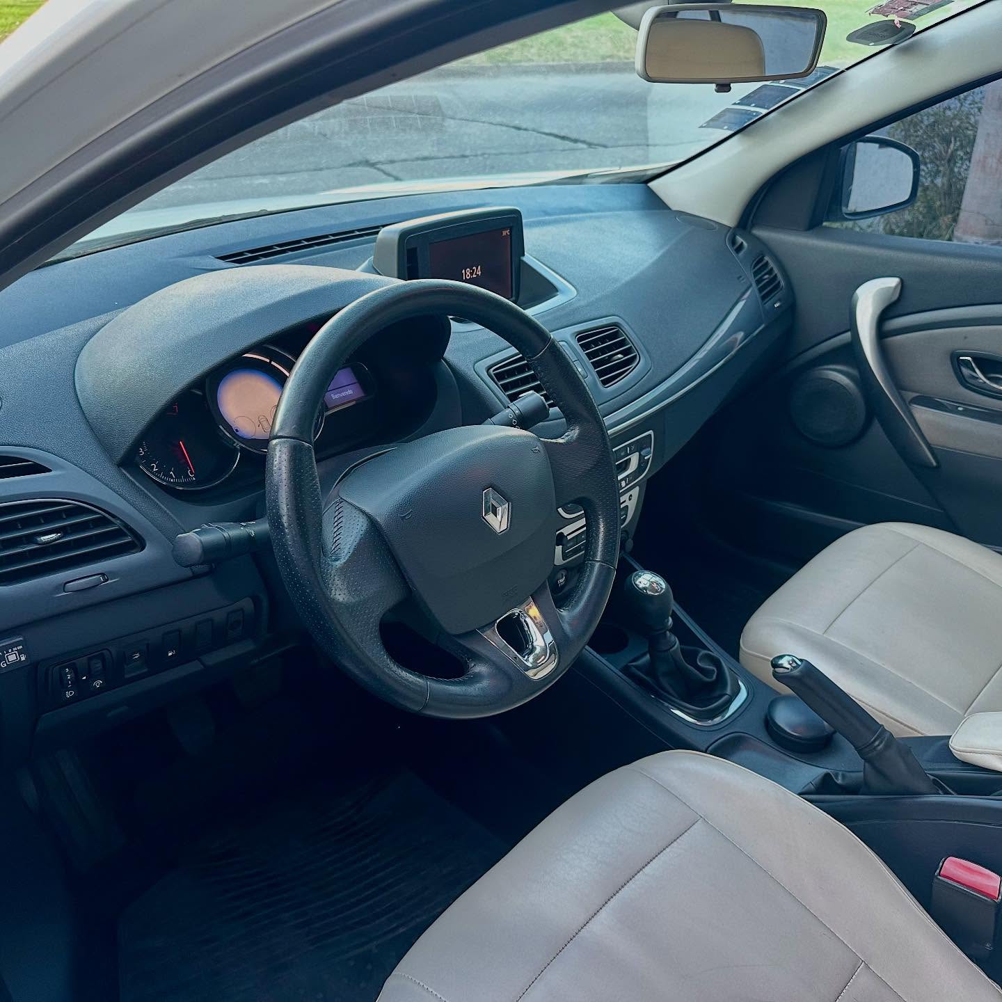 Mira esta publicación de Renault Fluence 2015 en Motordil