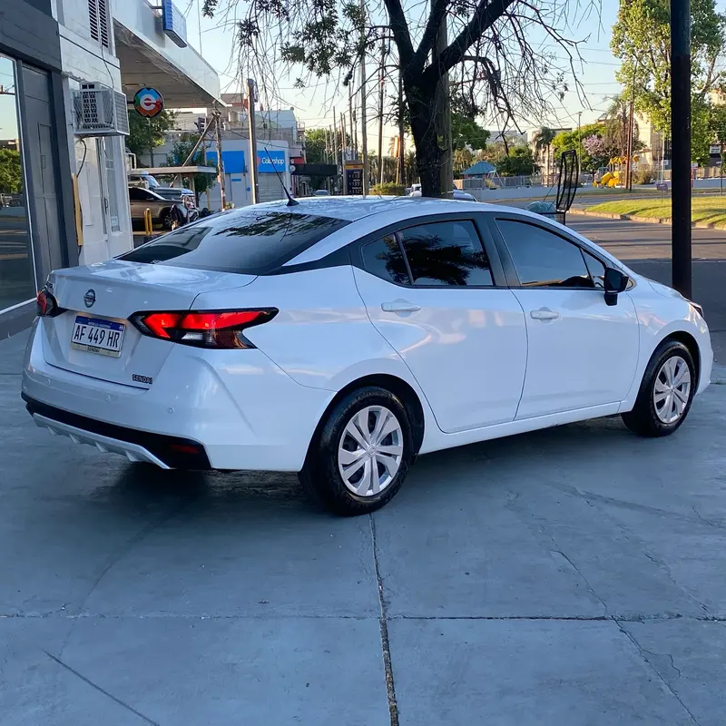 Mira esta publicación de Nissan Versa 2022 en Motordil
