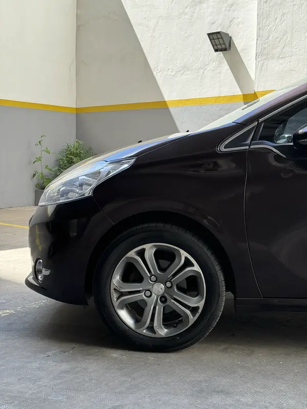 Mira esta publicación de Peugeot 208 2014 en Motordil