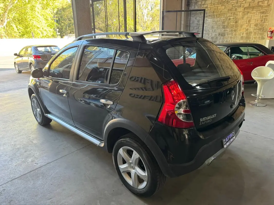 Mira esta publicación de Renault Sandero II 2010 en Motordil