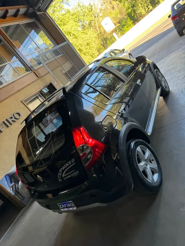 Mira esta publicación de Renault Sandero II 2010 en Motordil