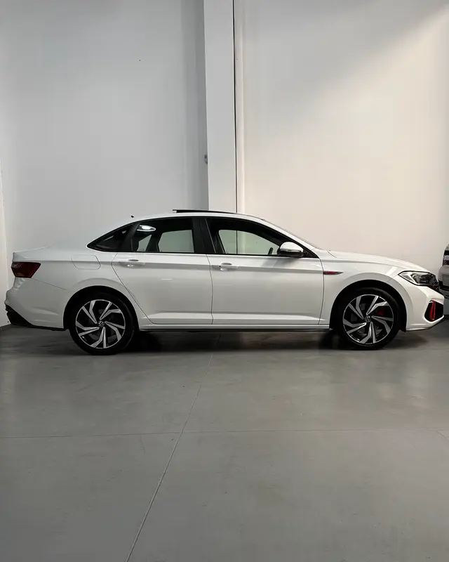 Mira esta publicación de Volkswagen Vento 2024 en Motordil