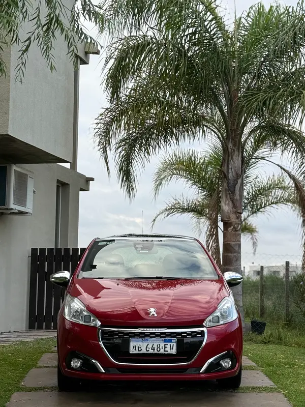 Mira esta publicación de Peugeot 208 2017 en Motordil