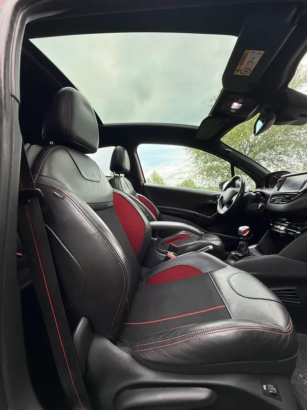 Mira esta publicación de Peugeot 208 2017 en Motordil