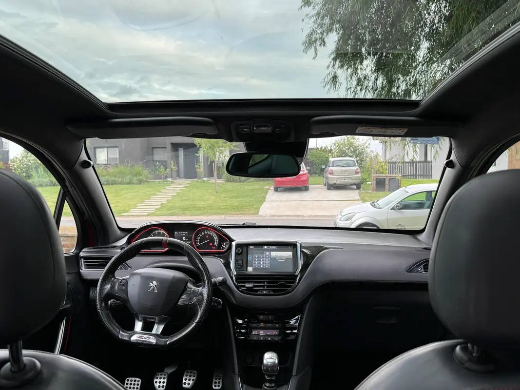 Mira esta publicación de Peugeot 208 2017 en Motordil