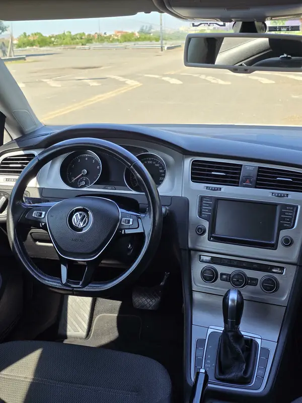 Mira esta publicación de Volkswagen Golf 2016 en Motordil