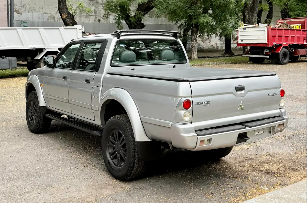 Mira esta publicación de Mitsubishi L 200 2008 en Motordil