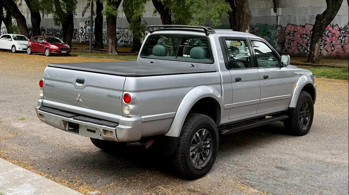 Mira esta publicación de Mitsubishi L 200 2008 en Motordil