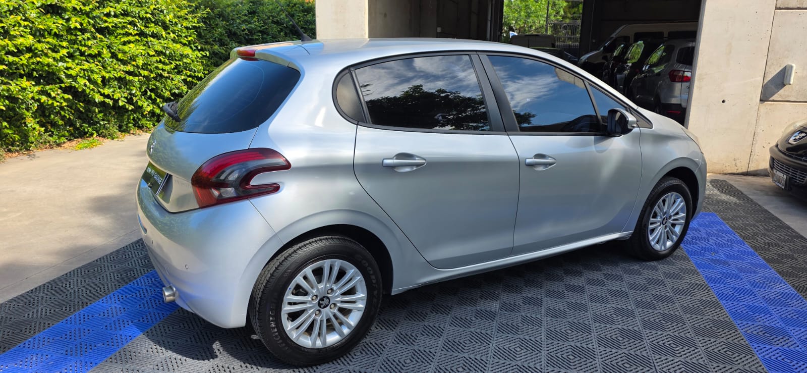 Mira esta publicación de Peugeot 208 2018 en Motordil