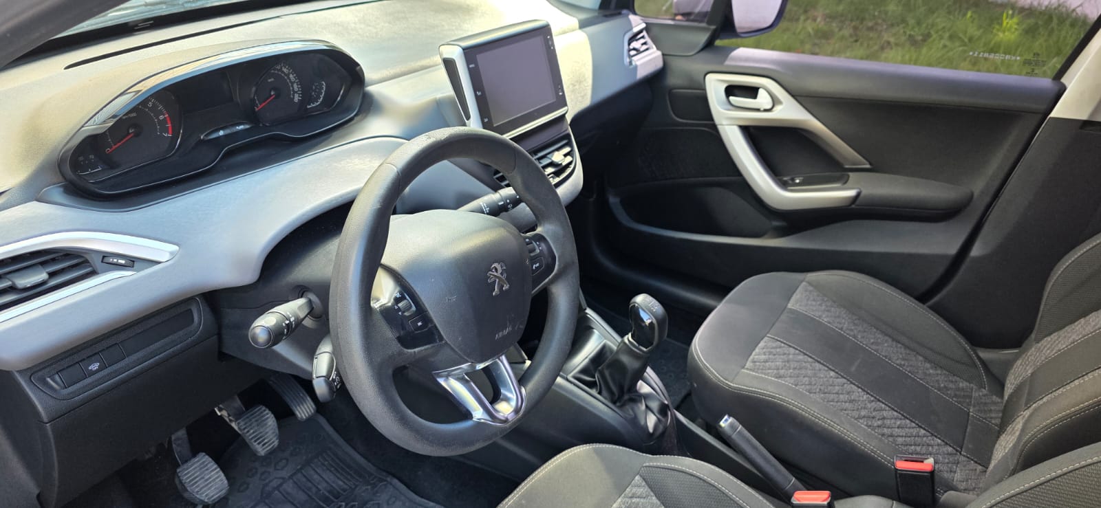 Mira esta publicación de Peugeot 208 2018 en Motordil