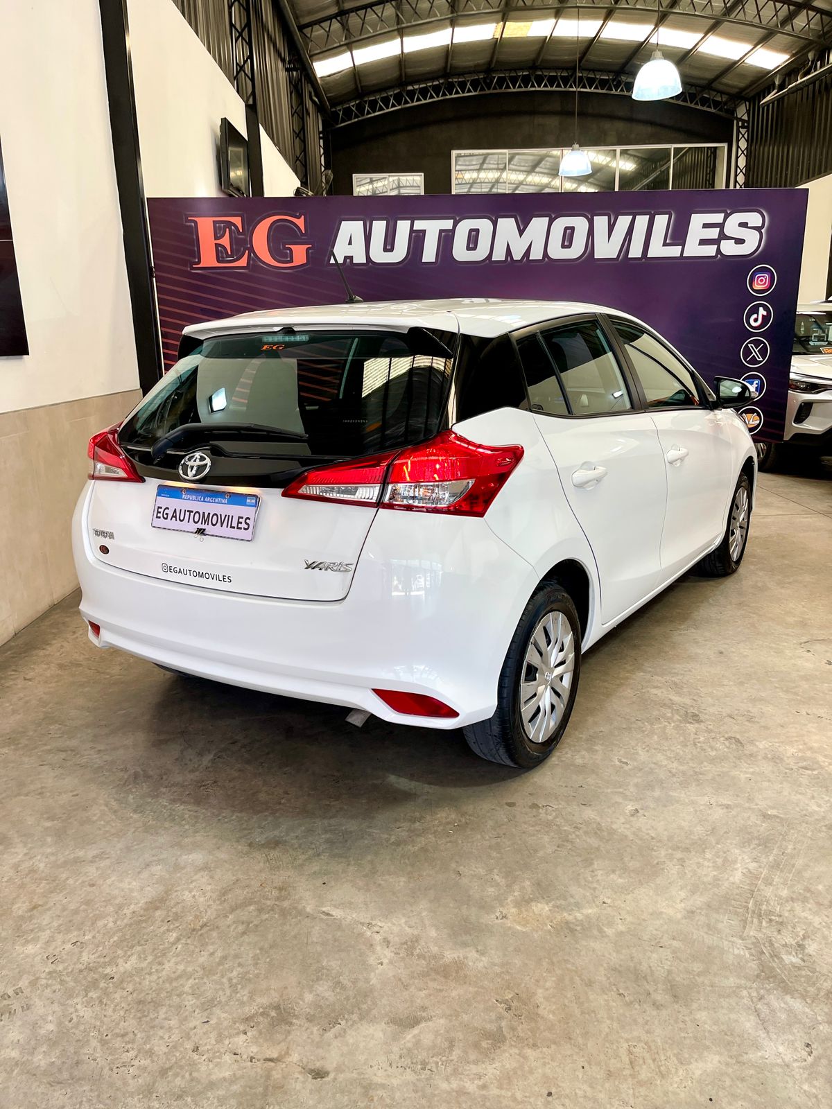 Mira esta publicación de Toyota Yaris 2024 en Motordil