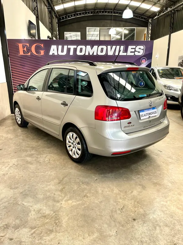 Mira esta publicación de Volkswagen Suran 2013 en Motordil