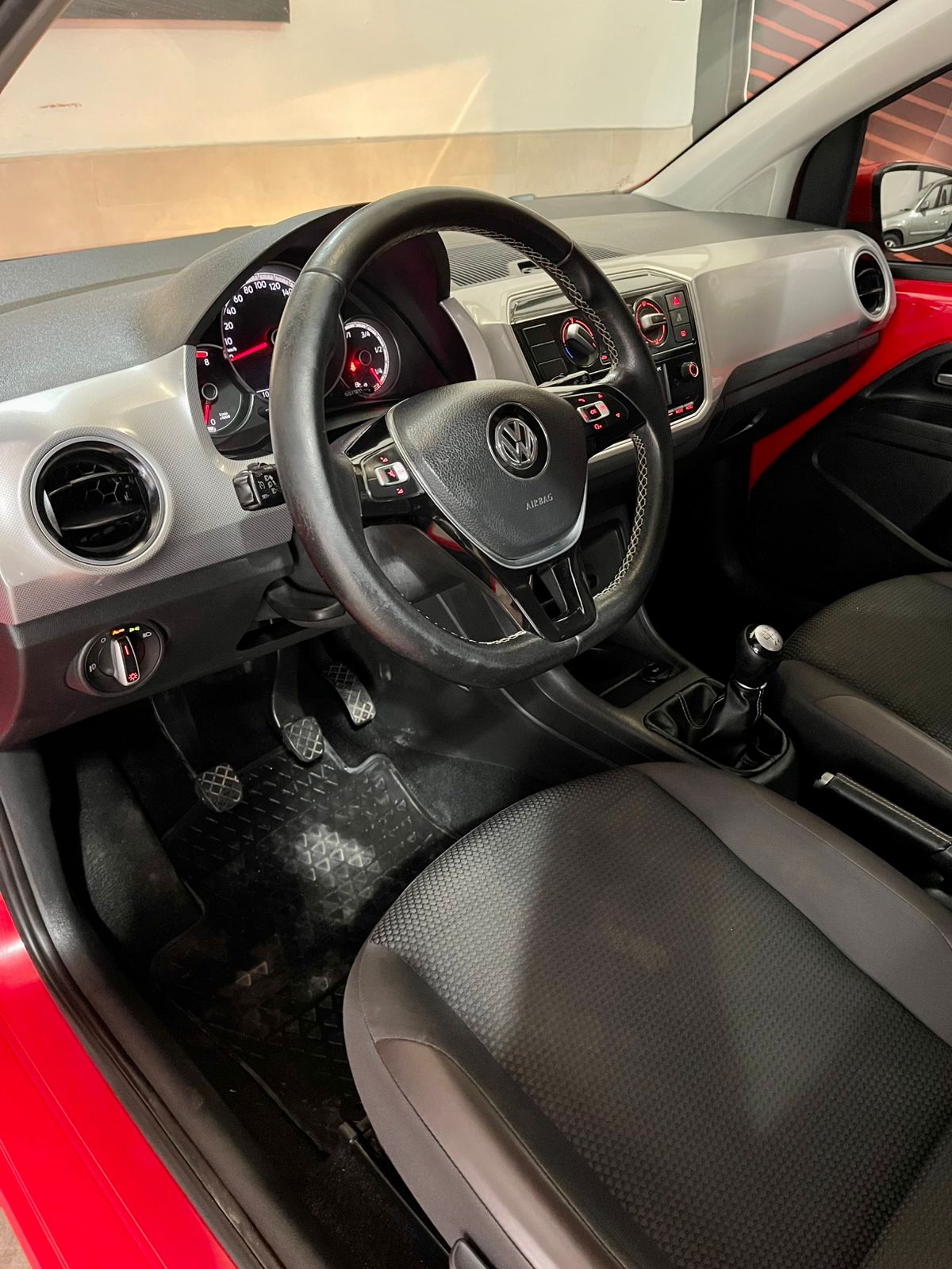 Mira esta publicación de Volkswagen UP 2019 en Motordil