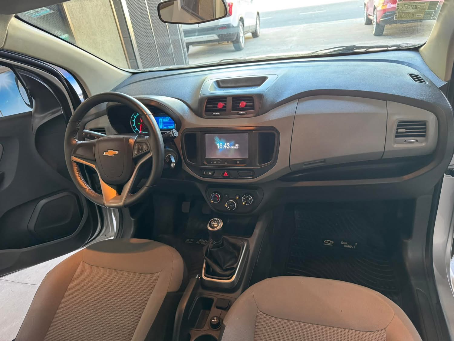 Mira esta publicación de Chevrolet Spin 2015 en Motordil