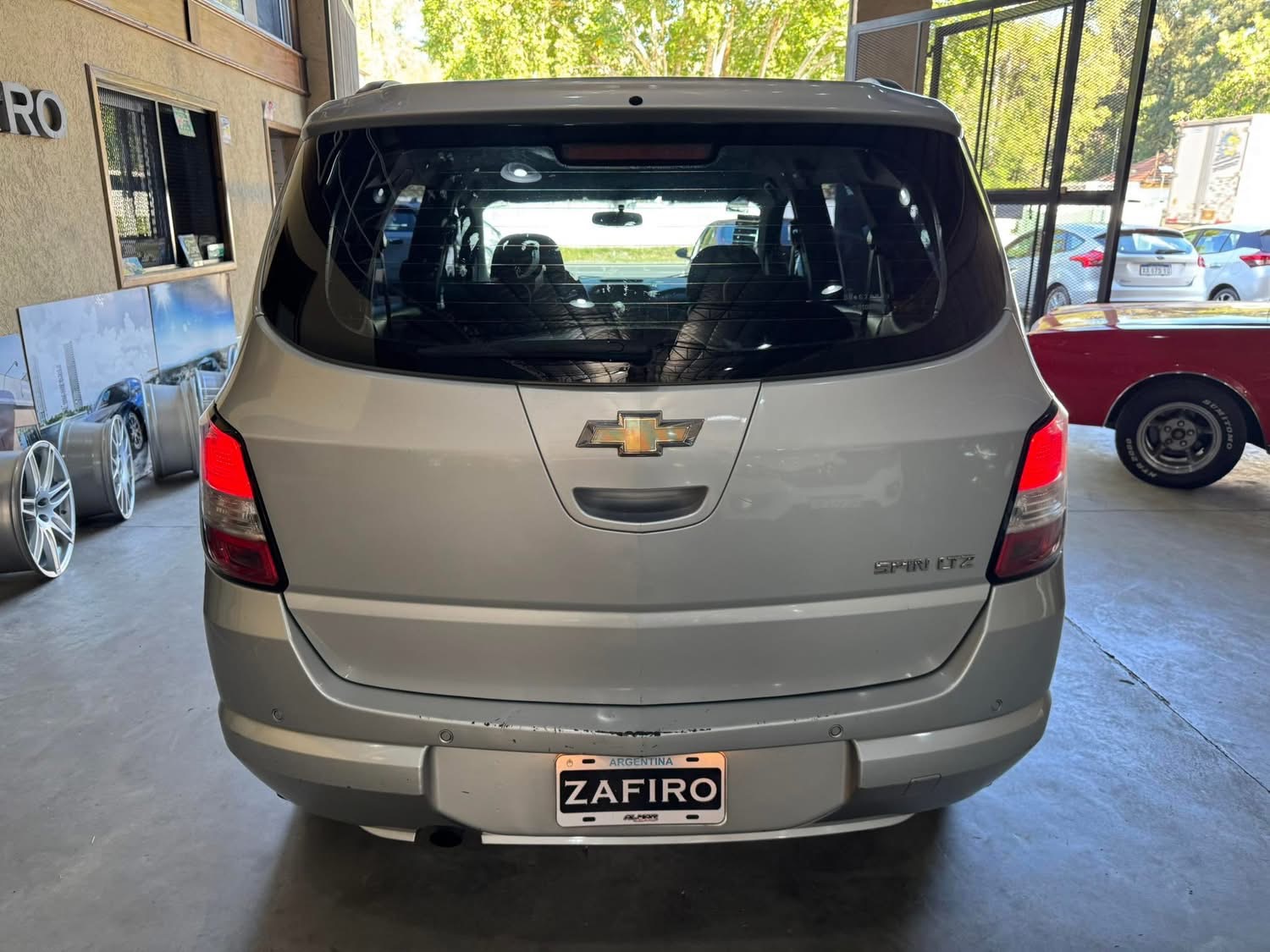 Mira esta publicación de Chevrolet Spin 2015 en Motordil