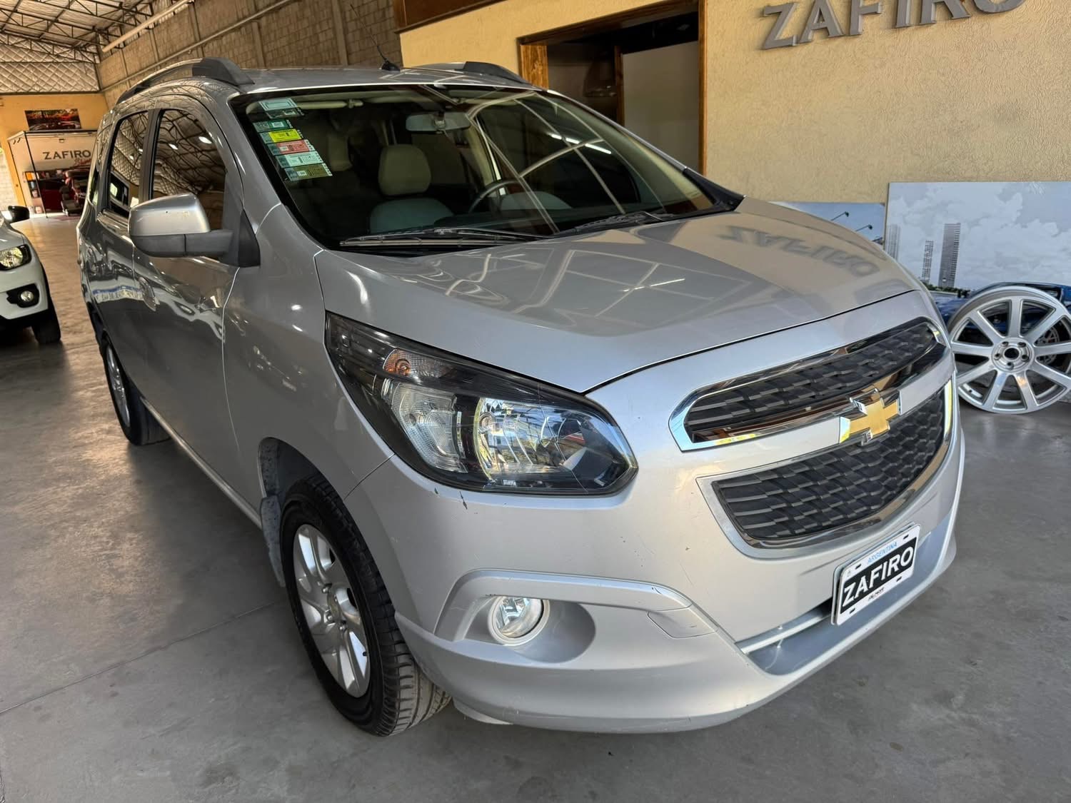 Mira esta publicación de Chevrolet Spin 2015 en Motordil