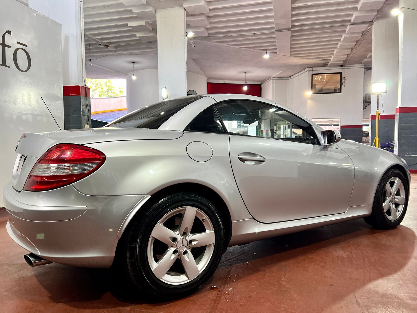 Mira esta publicación de Mercedes Benz SLK 2004 en Motordil