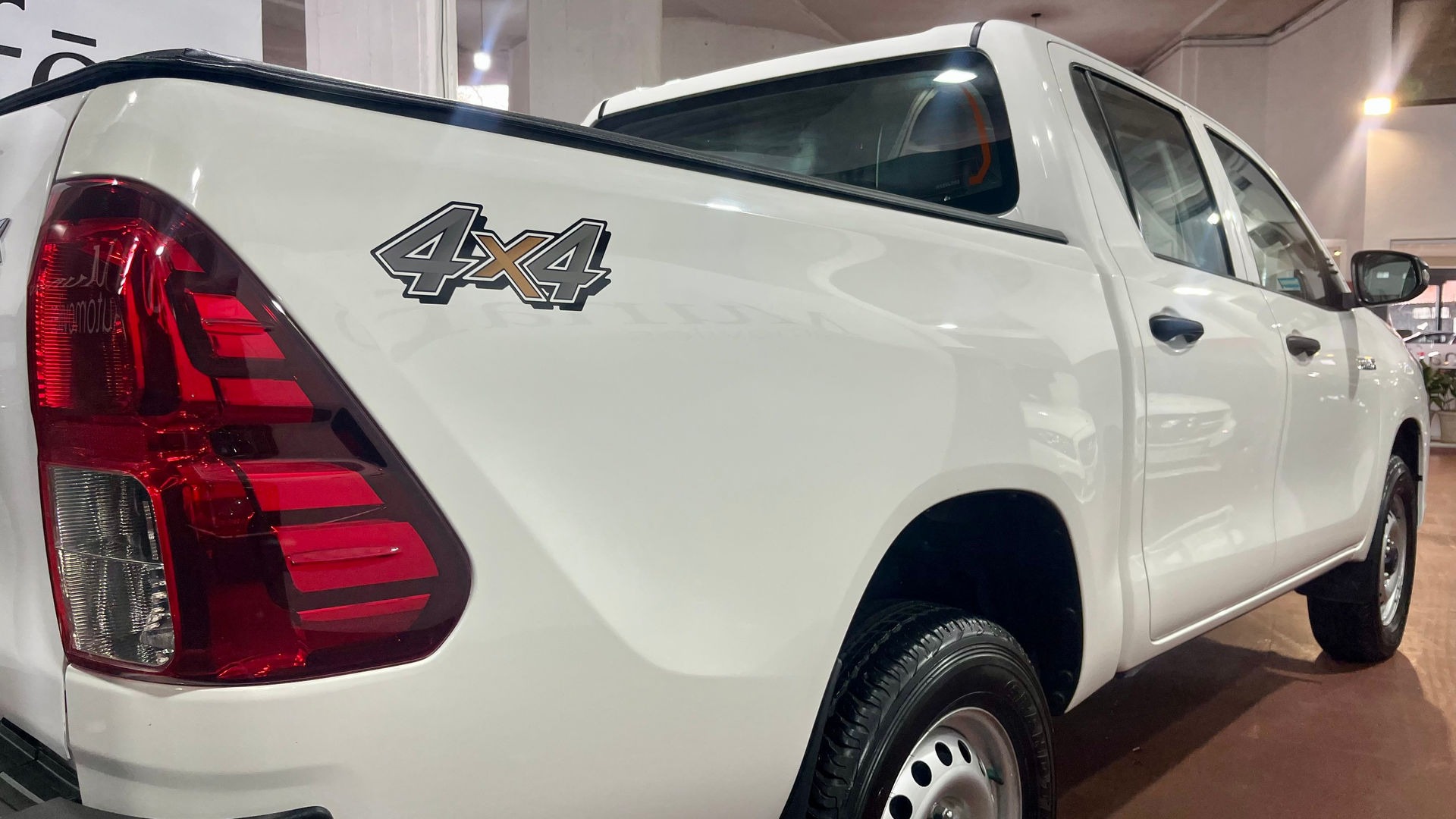 Mira esta publicación de Toyota Hilux 2020 en Motordil