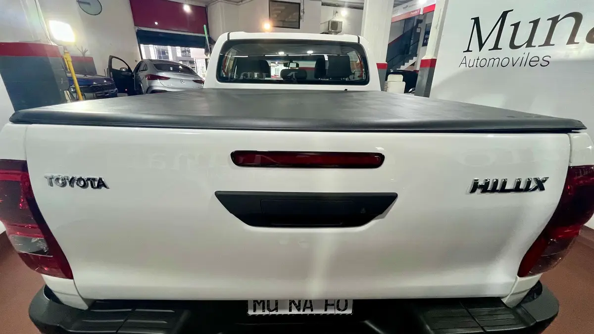 Mira esta publicación de Toyota Hilux 2020 en Motordil