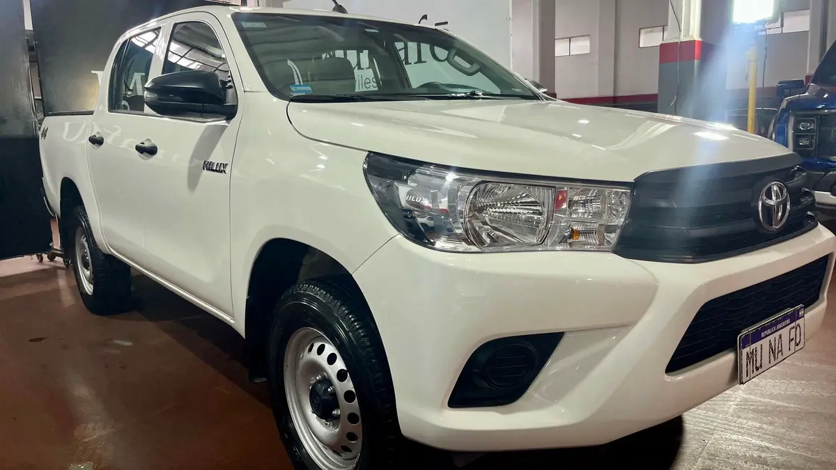 Mira esta publicación de Toyota Hilux 2020 en Motordil