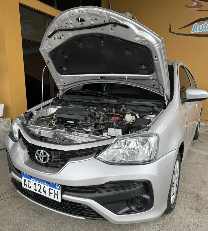 Mira esta publicación de Toyota Etios 2018 en Motordil