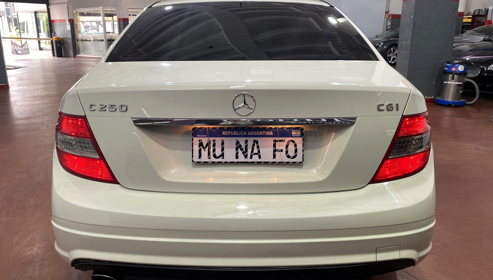 Mira esta publicación de Mercedes Benz Clase C 2011 en Motordil