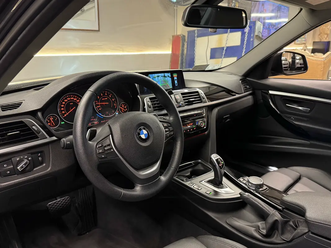 Mira esta publicación de BMW Serie 3 2016 en Motordil