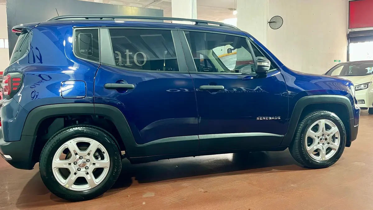 Mira esta publicación de Jeep Renegade 2024 en Motordil