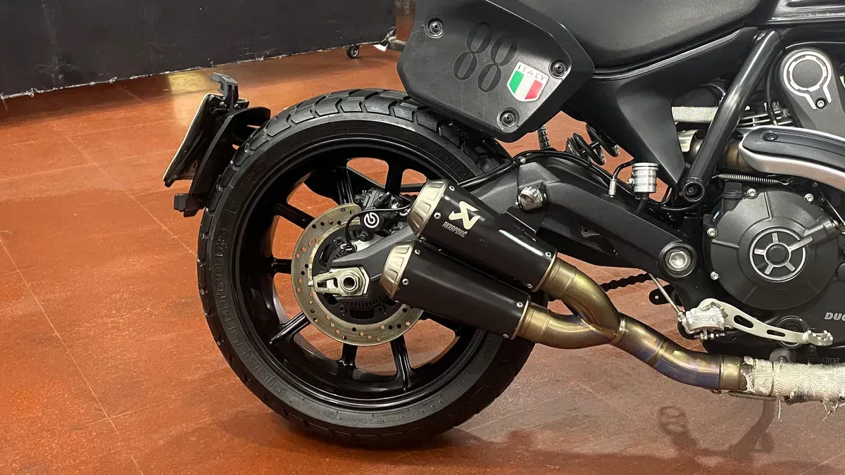 Mira esta publicación de Ducati 800 Track 2016 en Motordil