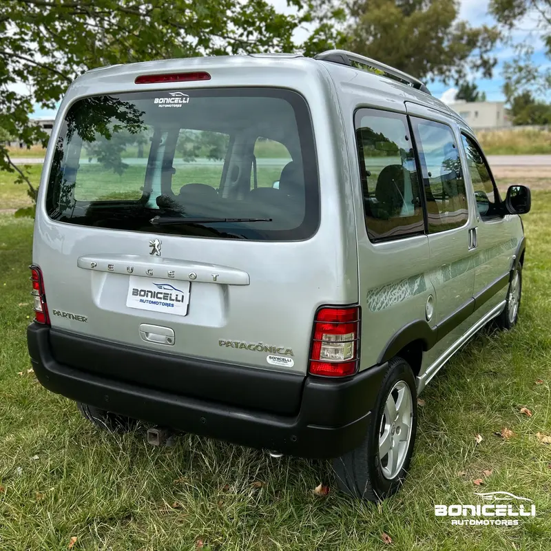 Mira esta publicación de Peugeot Partner 2016 en Motordil