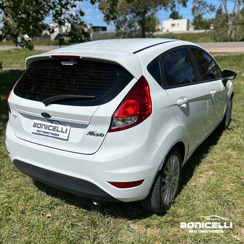 Mira esta publicación de Ford Fiesta 2015 en Motordil
