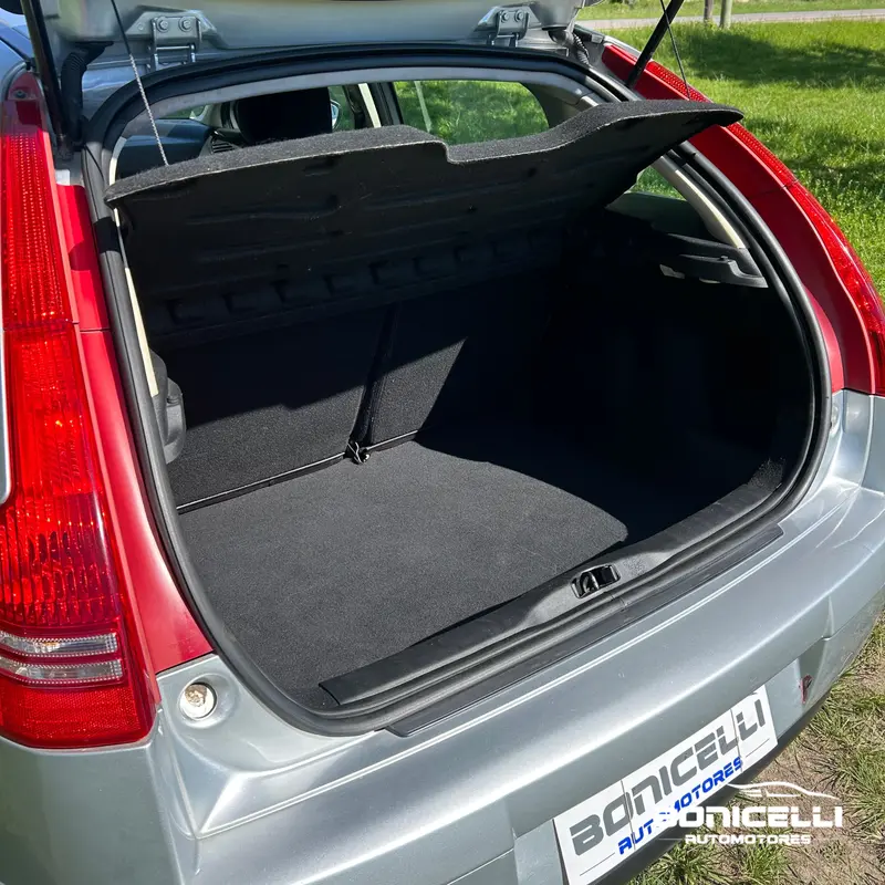 Mira esta publicación de Citroen C 4 2011 en Motordil