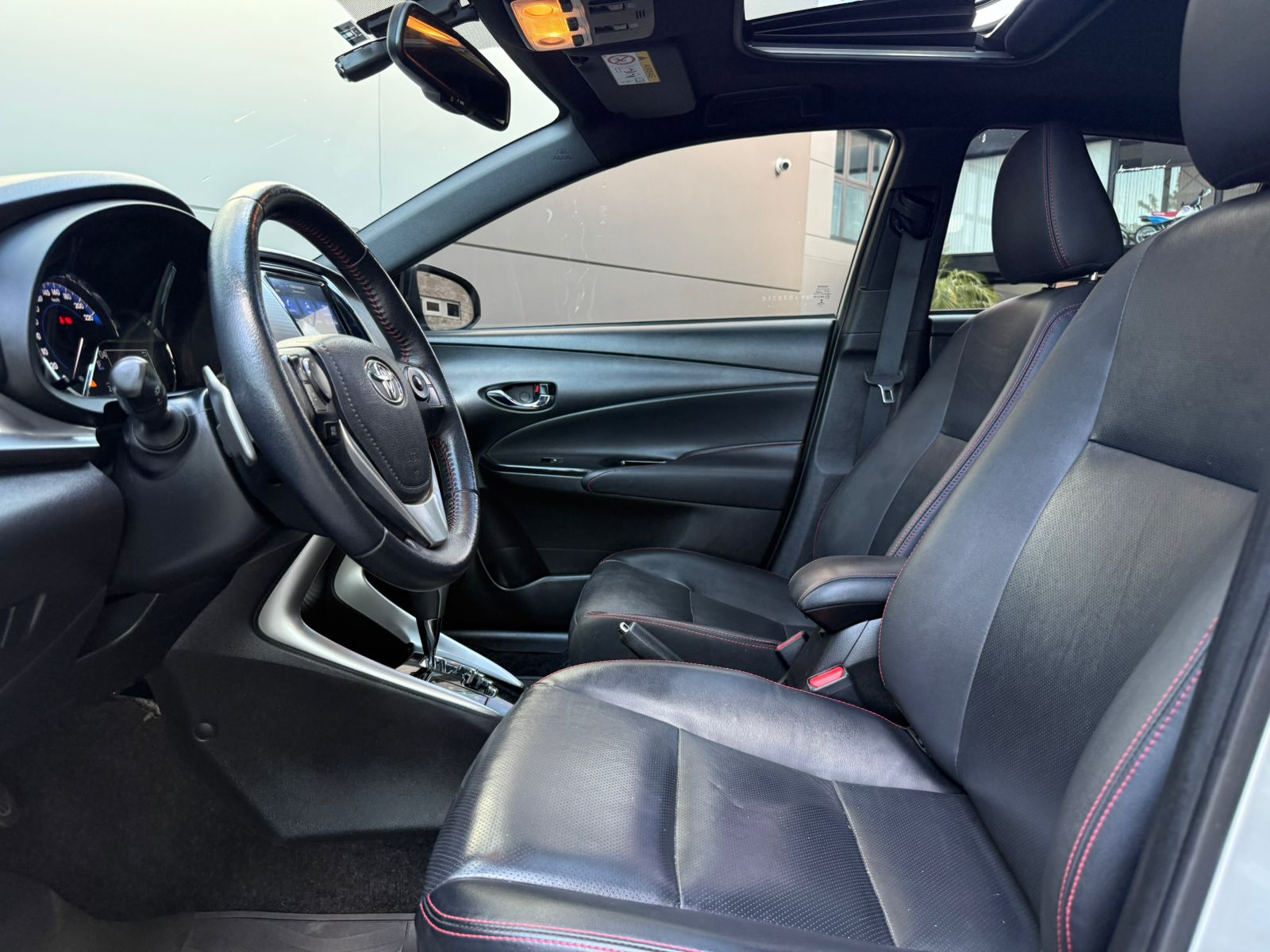 Mira esta publicación de Toyota Yaris 2018 en Motordil