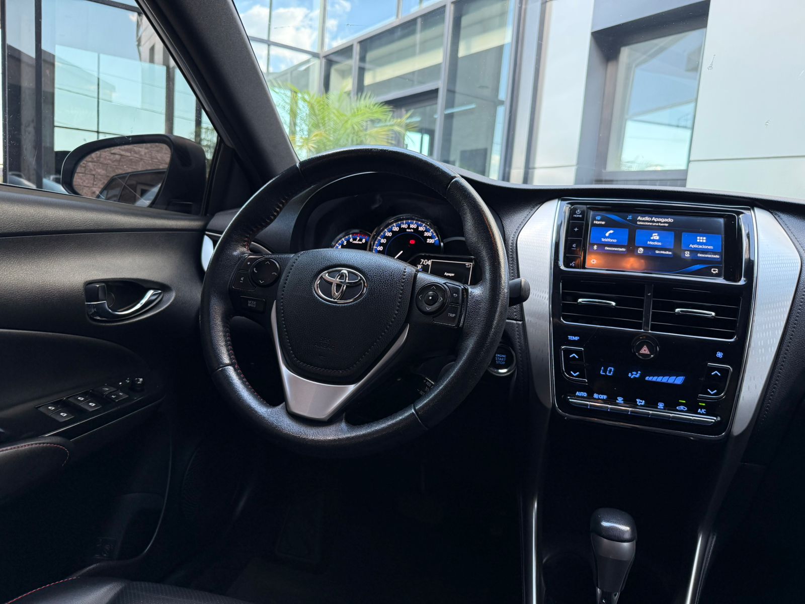 Mira esta publicación de Toyota Yaris 2018 en Motordil