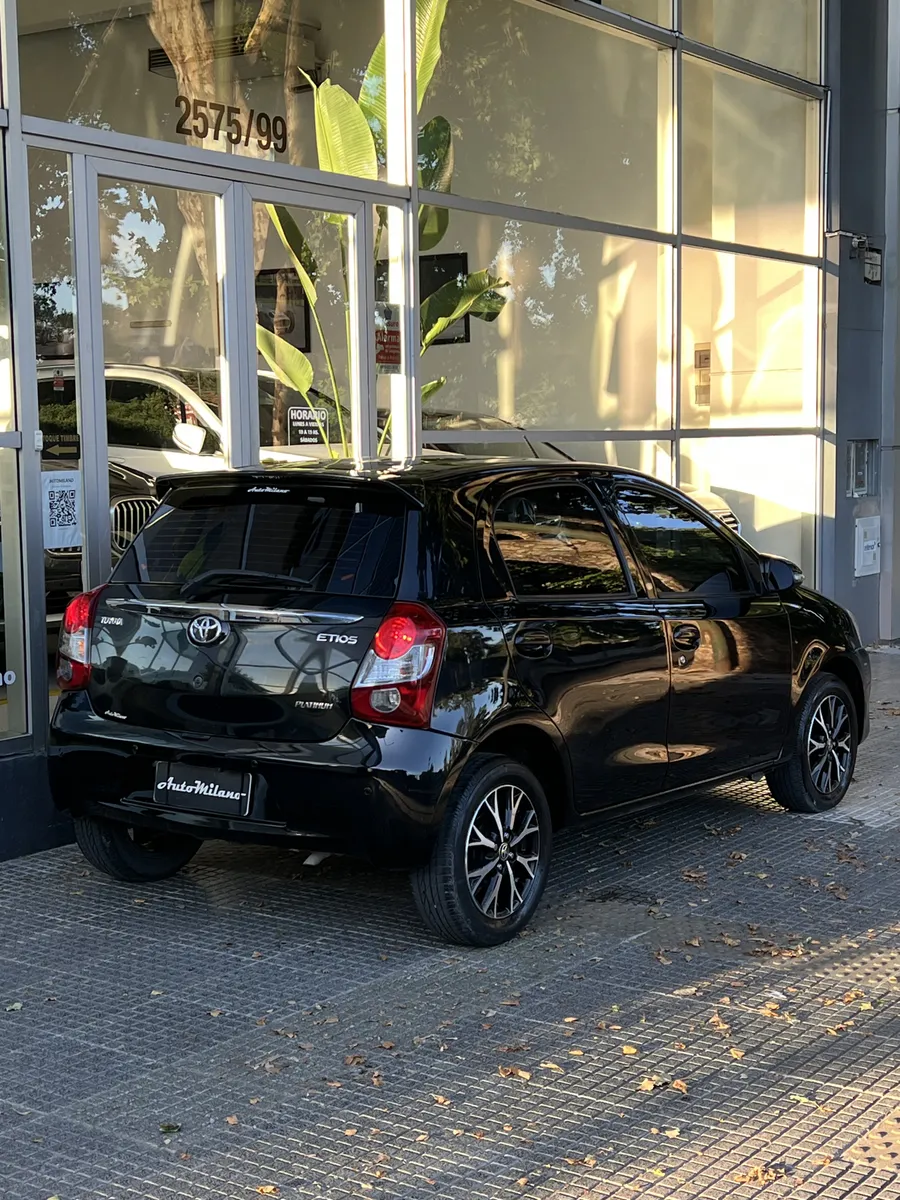Mira esta publicación de Toyota Etios 2017 en Motordil