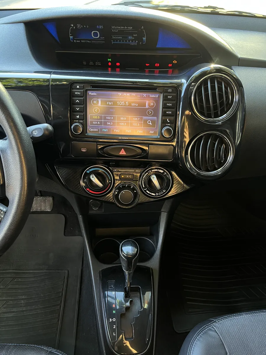 Mira esta publicación de Toyota Etios 2017 en Motordil