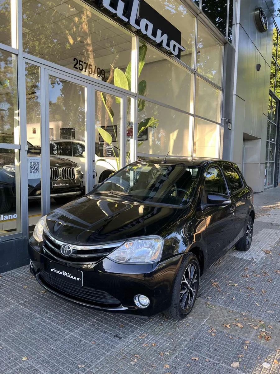 Mira esta publicación de Toyota Etios 2017 en Motordil
