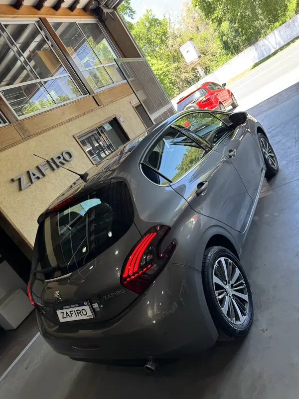 Mira esta publicación de Peugeot 3008 2017 en Motordil