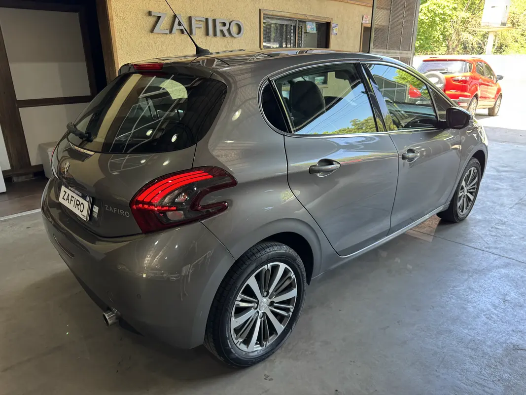 Mira esta publicación de Peugeot 3008 2017 en Motordil