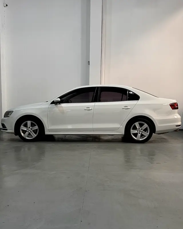 Mira esta publicación de Volkswagen Vento 2017 en Motordil