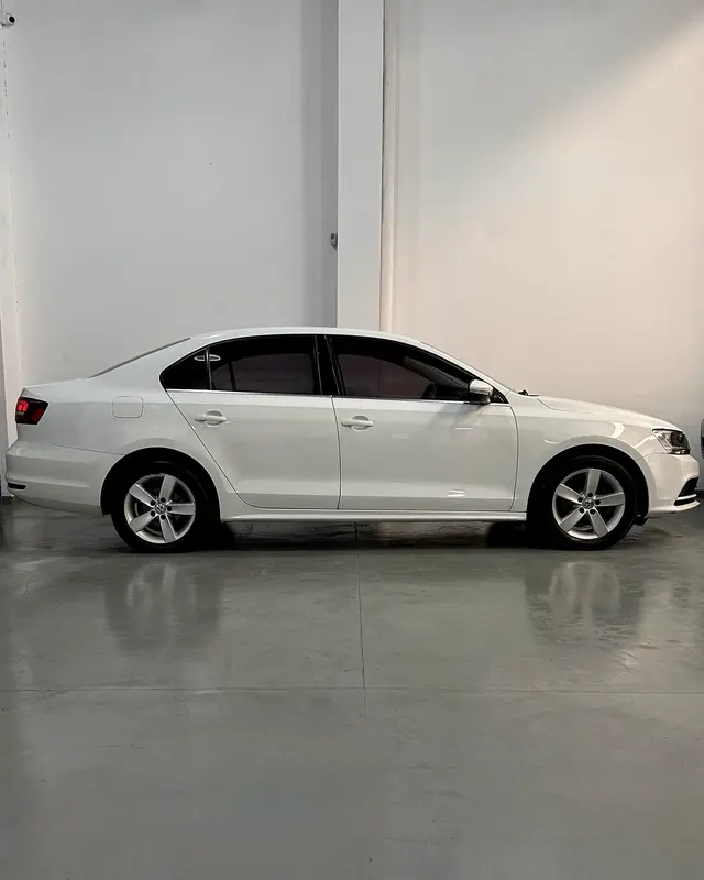 Mira esta publicación de Volkswagen Vento 2017 en Motordil