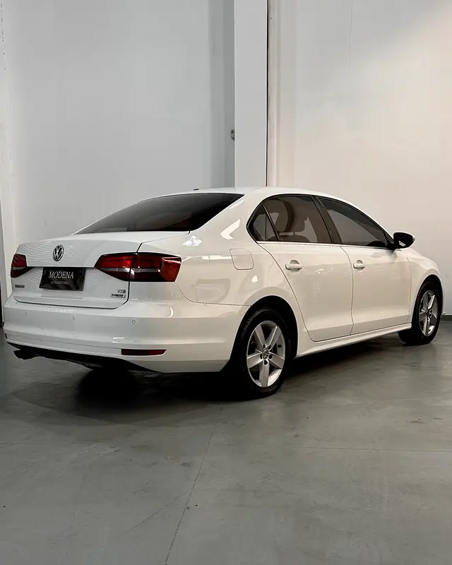 Mira esta publicación de Volkswagen Vento 2017 en Motordil