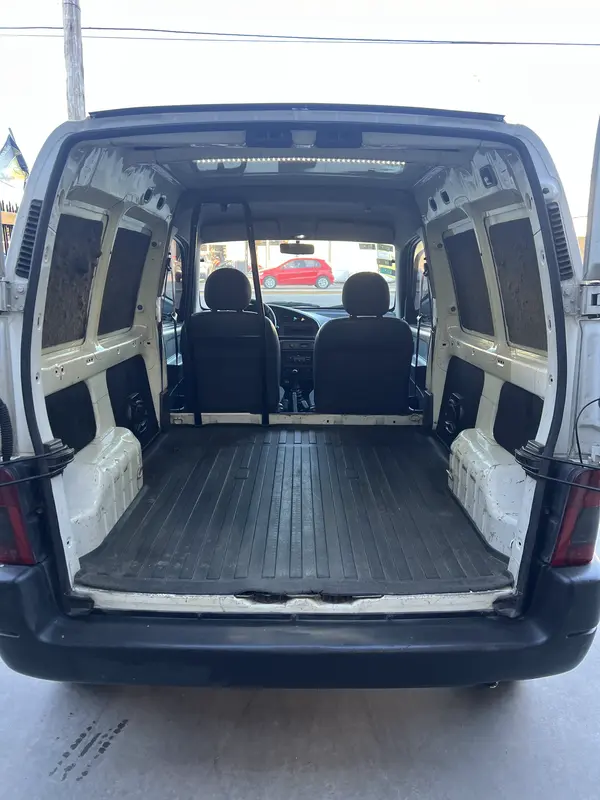 Mira esta publicación de Peugeot Partner 2002 en Motordil