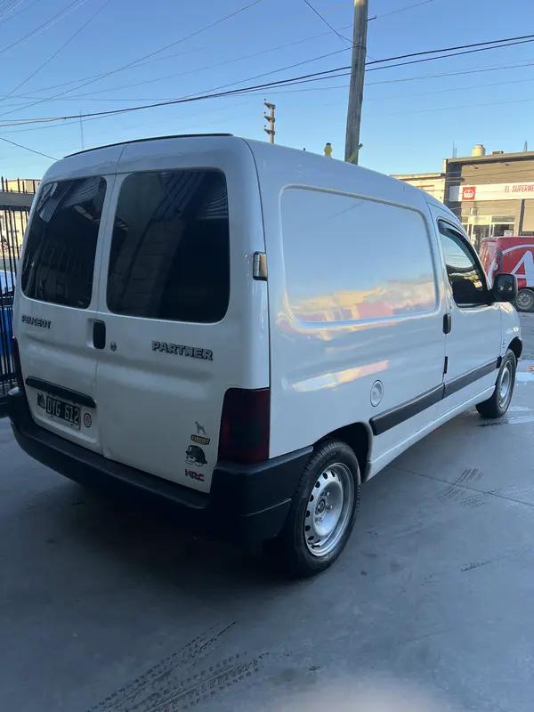 Mira esta publicación de Peugeot Partner 2002 en Motordil