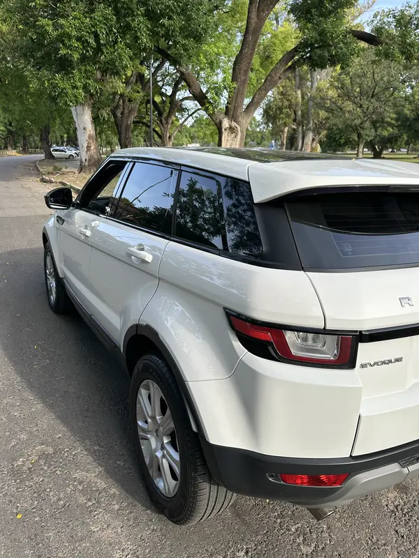 Mira esta publicación de Land Rover Range Rover Evoque 2017 en Motordil