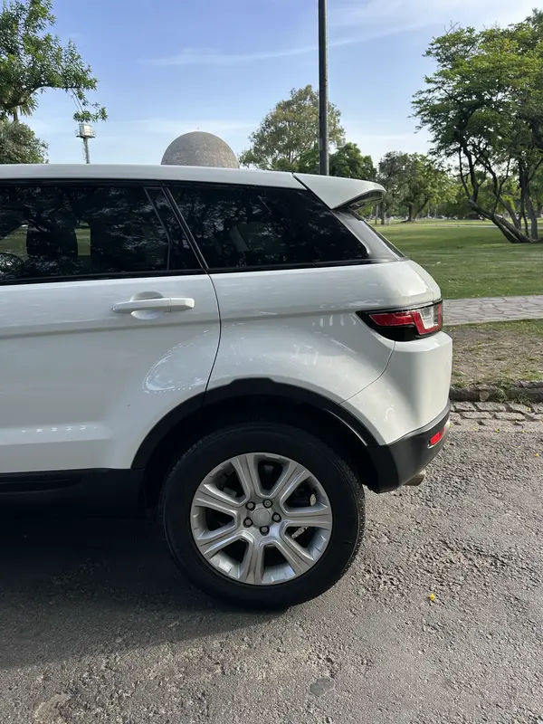 Mira esta publicación de Land Rover Range Rover Evoque 2017 en Motordil