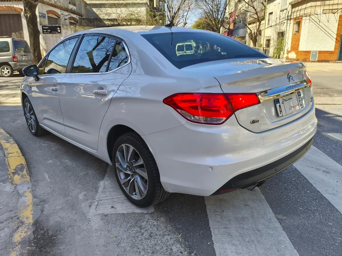 Mira esta publicación de Citroen C 4 Lounge 2016 en Motordil